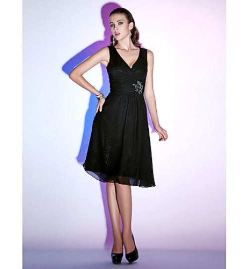 TS Couture? Cocktail Party / Holiday Dress - Little Black Dress Plus Size / Petite A-line / Princess V-neck Knee-length Chiffon with Beading / Criss  