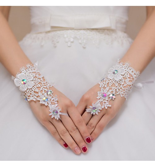 Lace Wrist Length Wedding/Party Glove  